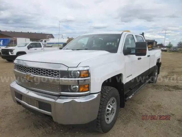 2019 Chevrolet Silverado 2500HD 4WD CREW CAB PICKUP 4-DR, 6.0L V8 OHV 16V