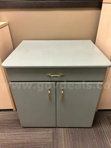 Floor cabinet