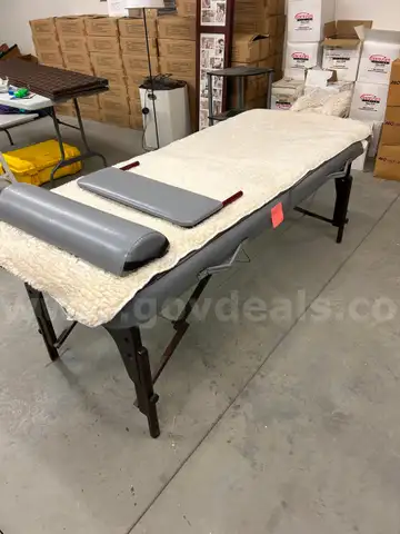 30&#x22; Montour Message Table with privacy screen