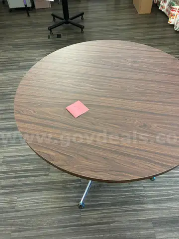 Round Table