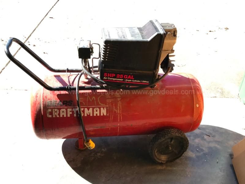 Craftsman 25 Galon Air Compressor 919 165250 UNTESTED AS IS AllSurplus
