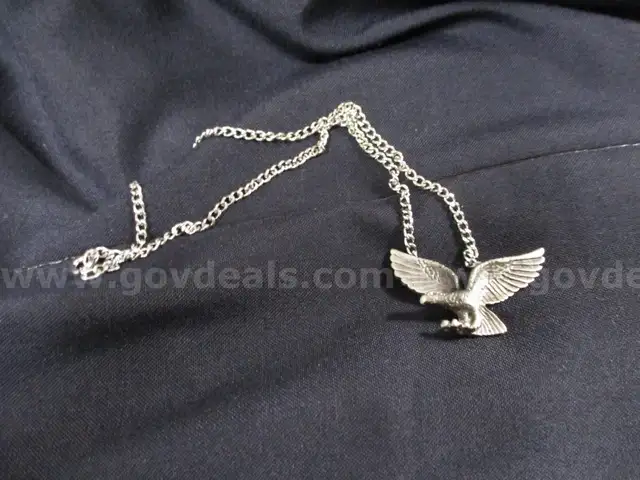 SILVER COLOURED CHAIN W-EAGLE PENDANT