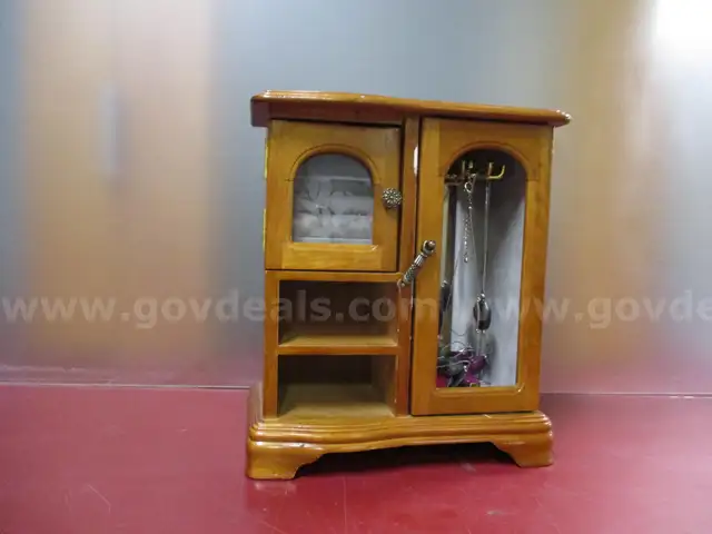WOODEN JEWELERY BOX