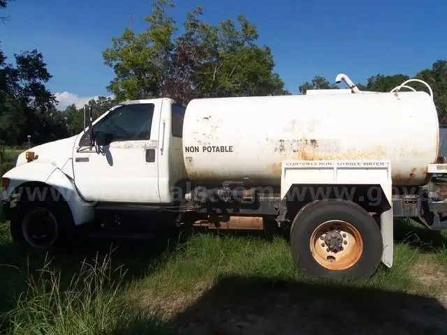 2005 Ford F-650 Water Tanker