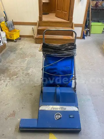 Industrial vacuum cleaner