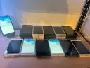 Lot of 32 Samsung Android Tablets | Powers On | No Cracks