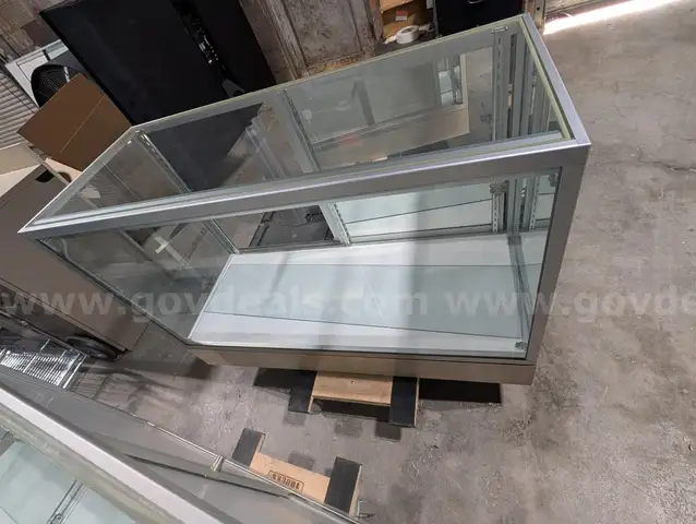 3 Display cases