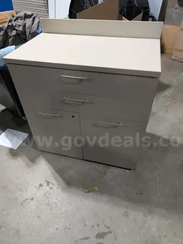 Countertop 2 Drawer 2 Door Cabinet