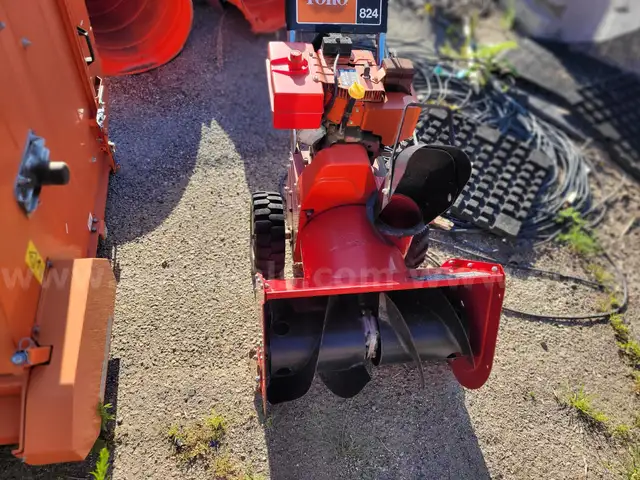 Toro 824 Snowblower