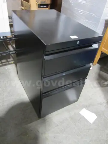SMALL CABINET  LOT 1015