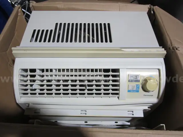 SAMSUNG AIR CONDITIONER  LOT 1053