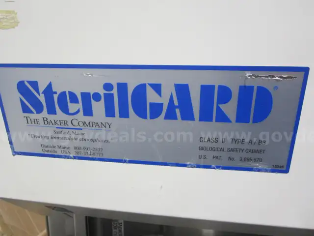 FUME HOOD  LOT 1084