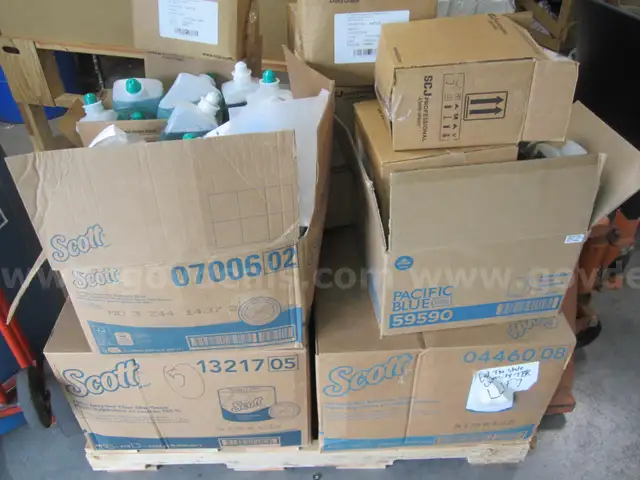 FOAM SOAP &#x26; BATHROOM TISSUE LOT 1135