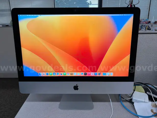 Apple iMac 21.5&#x22; Desktop Computer