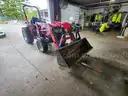 Mahindra 3016 W/Front Loader attachment