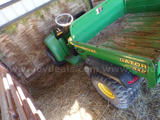 John Deere Gator 4X2 | GovDeals