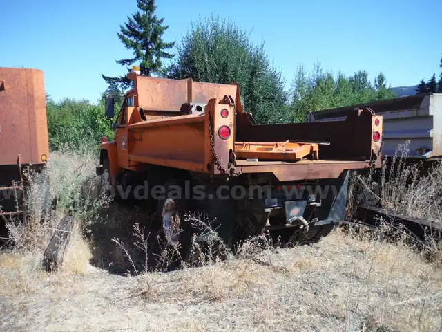 1981International S1700 5yrd dump truck