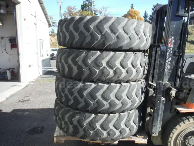 Michelin XGLA2 Tires