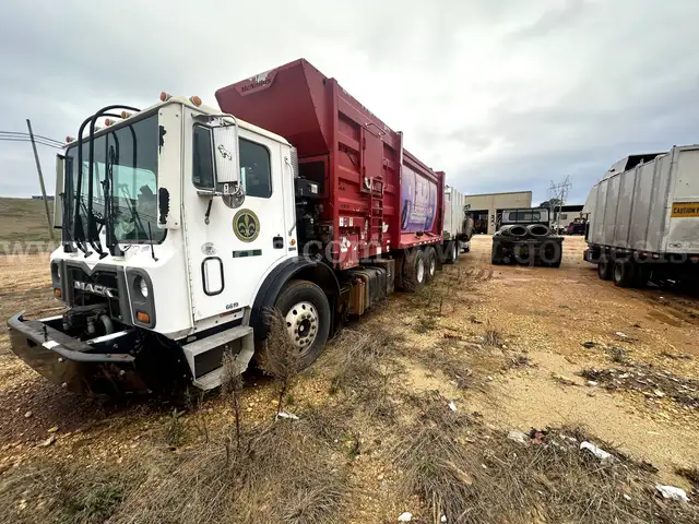 2012 Mack MRU613