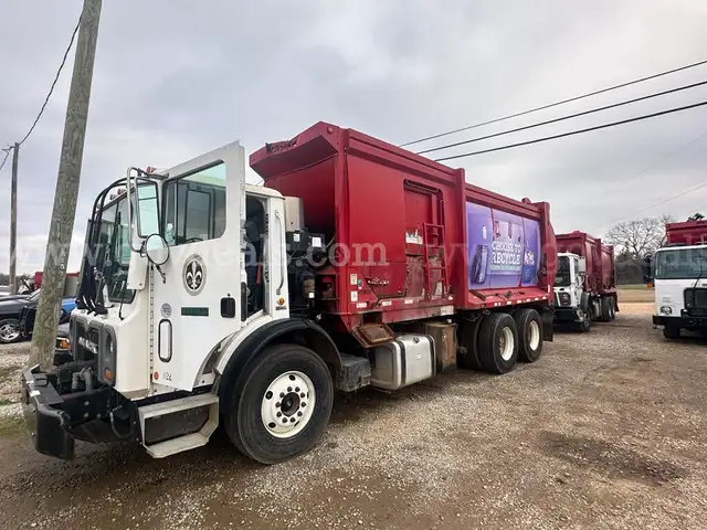 2014 Mack MRU613