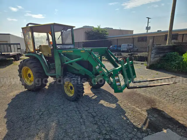 2001 John Deere 4600 Tractor/460 Loader, Bucket and Pallet Forks