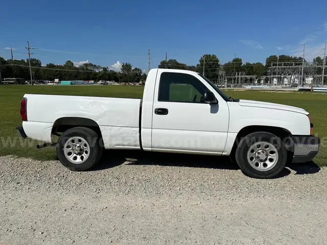 2006 Chevrolet Silverado 1500 Work Truck 2WD