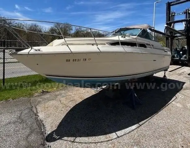1983 Sea Ray 26&#x27; Sundancer Boat
