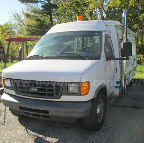 2006 Ford Tram with Trailers