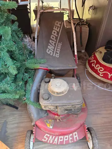 Snapper Gas Push Mower w/ bagger