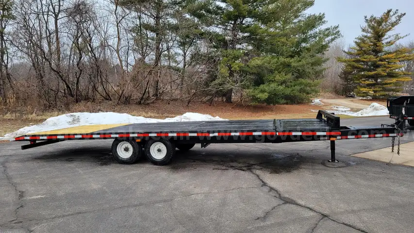 2009 Econoline 7 Ton Tilt Trailer