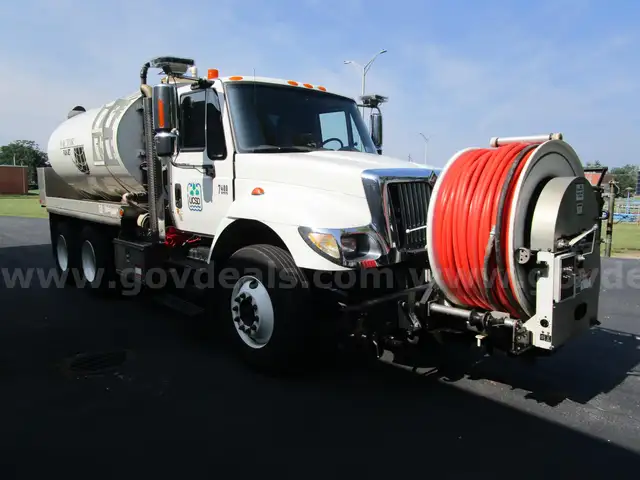 2005 International 7400 DT570 Vactor RAM Jet Sewer Cleaner Truck