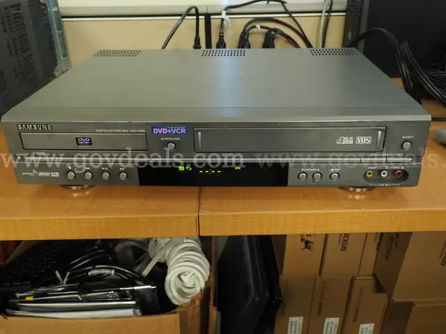 Working Samsung VCR Player, (DVD drive DOES NOT WORK) (Samsung DVD/VHS Dual Deck)