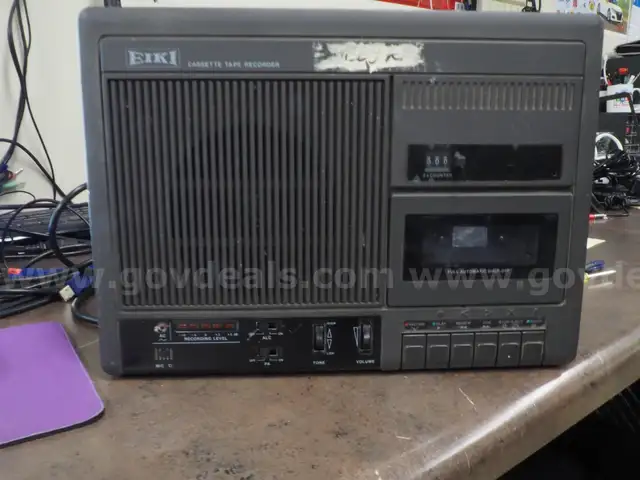 EIKI Cassette Tape Recorder 5090A