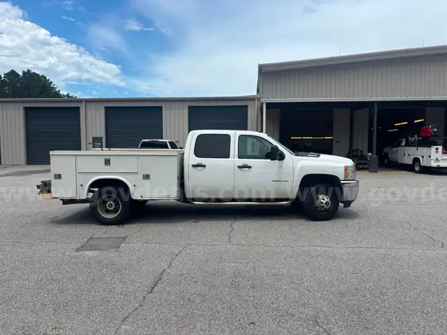 2013 Chevrolet Silverado 3500HD Work Truck Crew Cab 4WD