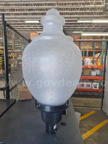 25 Light Pole Lamps
