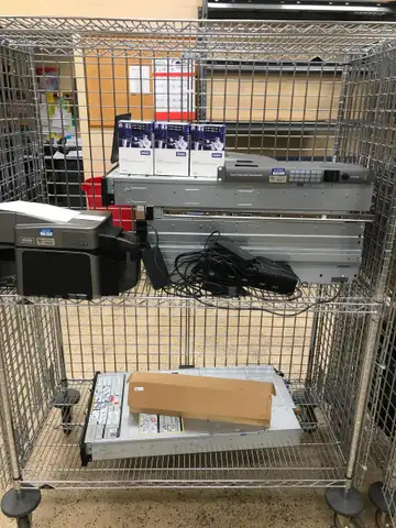 LOT OF COMPUTER ITEMS
