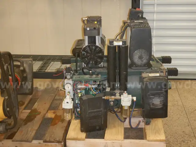 OSPRY DENTAL AIR COMPRESSOR