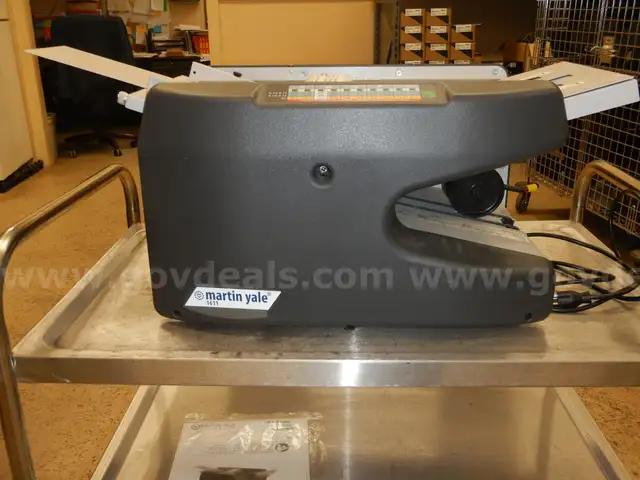 MARTIN YALE FOLDING MACHINE