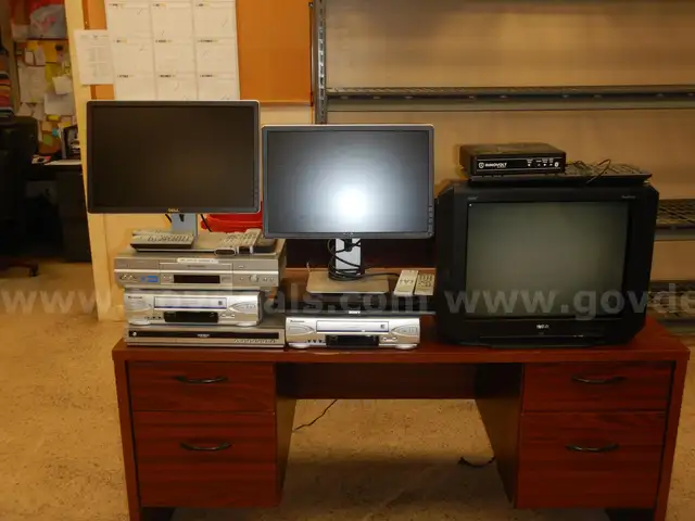 ****LOT OF ELECTRONIC ITEMS****