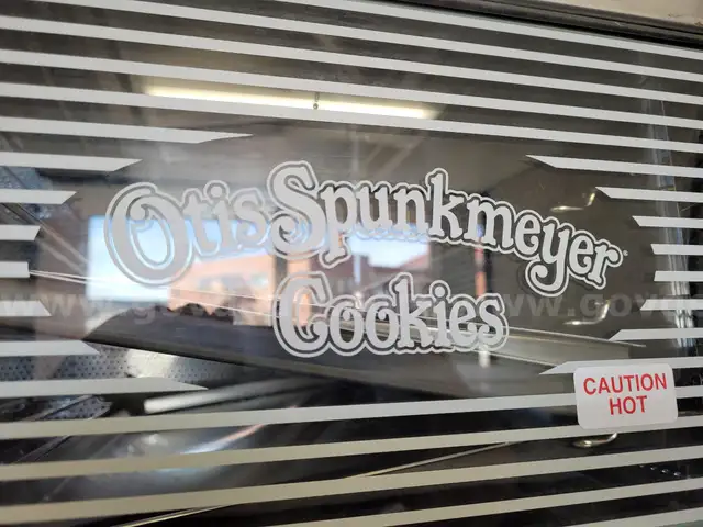 Otis Spunkmeyer Cookies Commercial Display / Warming Oven
