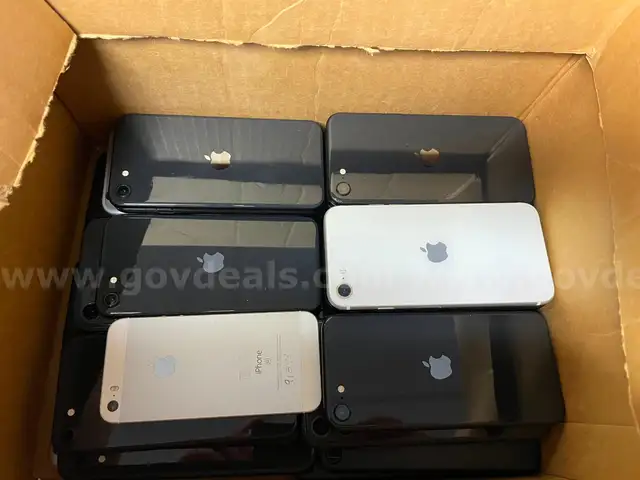 Cell Phone Lot iPhone and Samsung (QTY: 286)