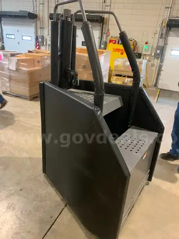 Freestanding Volleyball Umpire Stand (#1)