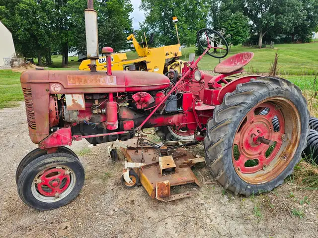 International McCormic Farmall Super C