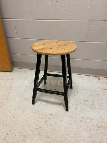 Lot of 12 stools (plus more)