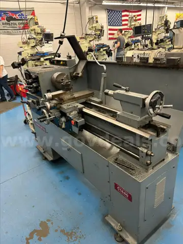 Manual lathe