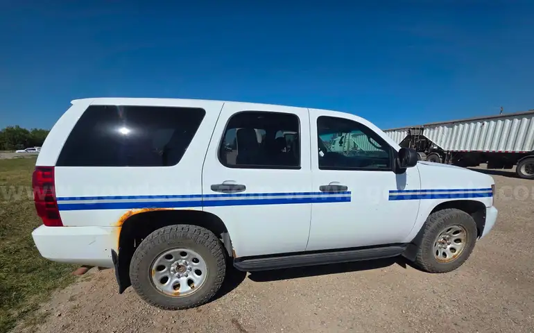 2013 Chevrolet Tahoe - SPORT UTILITY 4WD 4-DR, 5.3L V8 OHV 16V FFV