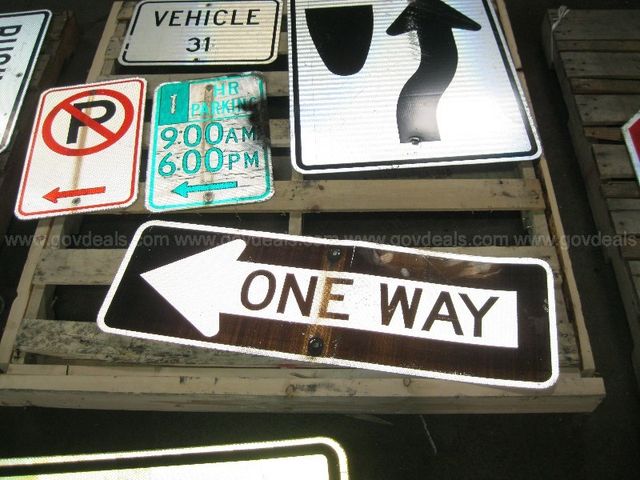 Street Signs , USED | AllSurplus