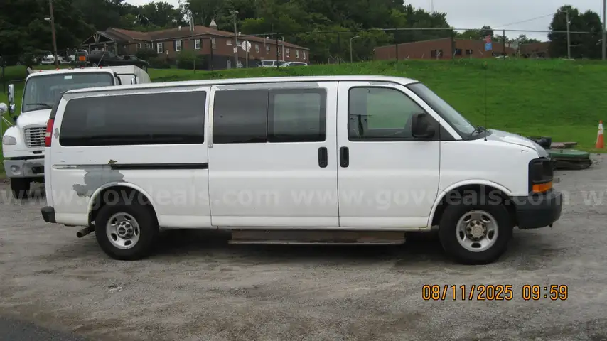2008 Chevrolet Express LS 3500 Extended