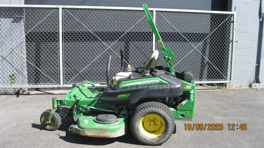 John Deere Z915B Zero Turn Riding Mower, 2015 Model