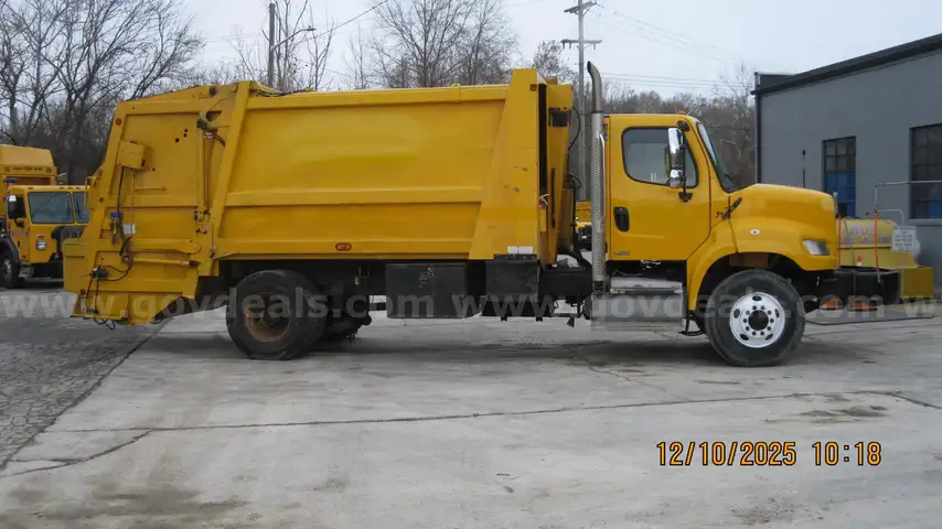 2011 Freightliner 108SD